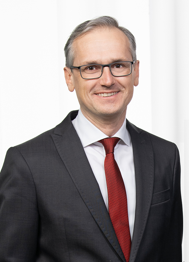 Der gebürtige Grazer Wolfgang Urbantschitsch ist für weitere fünf Jahre als Vorstand der E-Control bestellt.