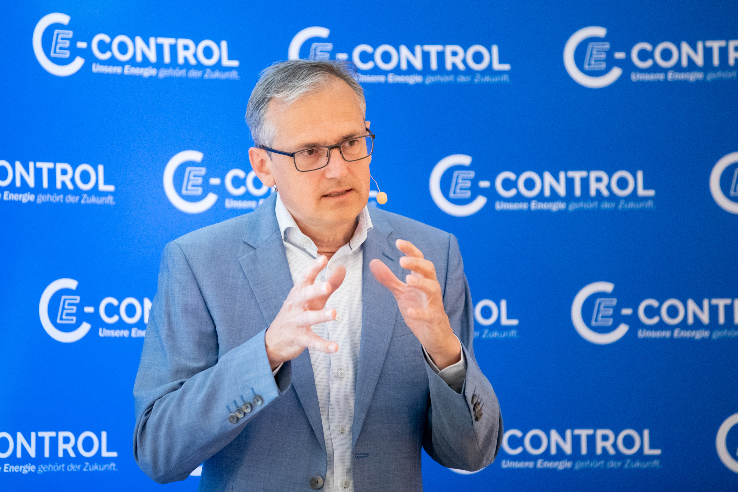 Wolfgang Urbantschitsch beginnt den Reigen der Vorträge