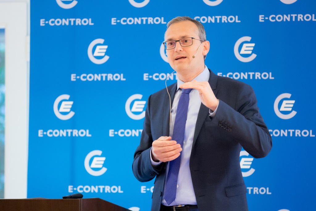 Gastgeber Wolfgang Urbantschitsch (Vorstand E-Control)
