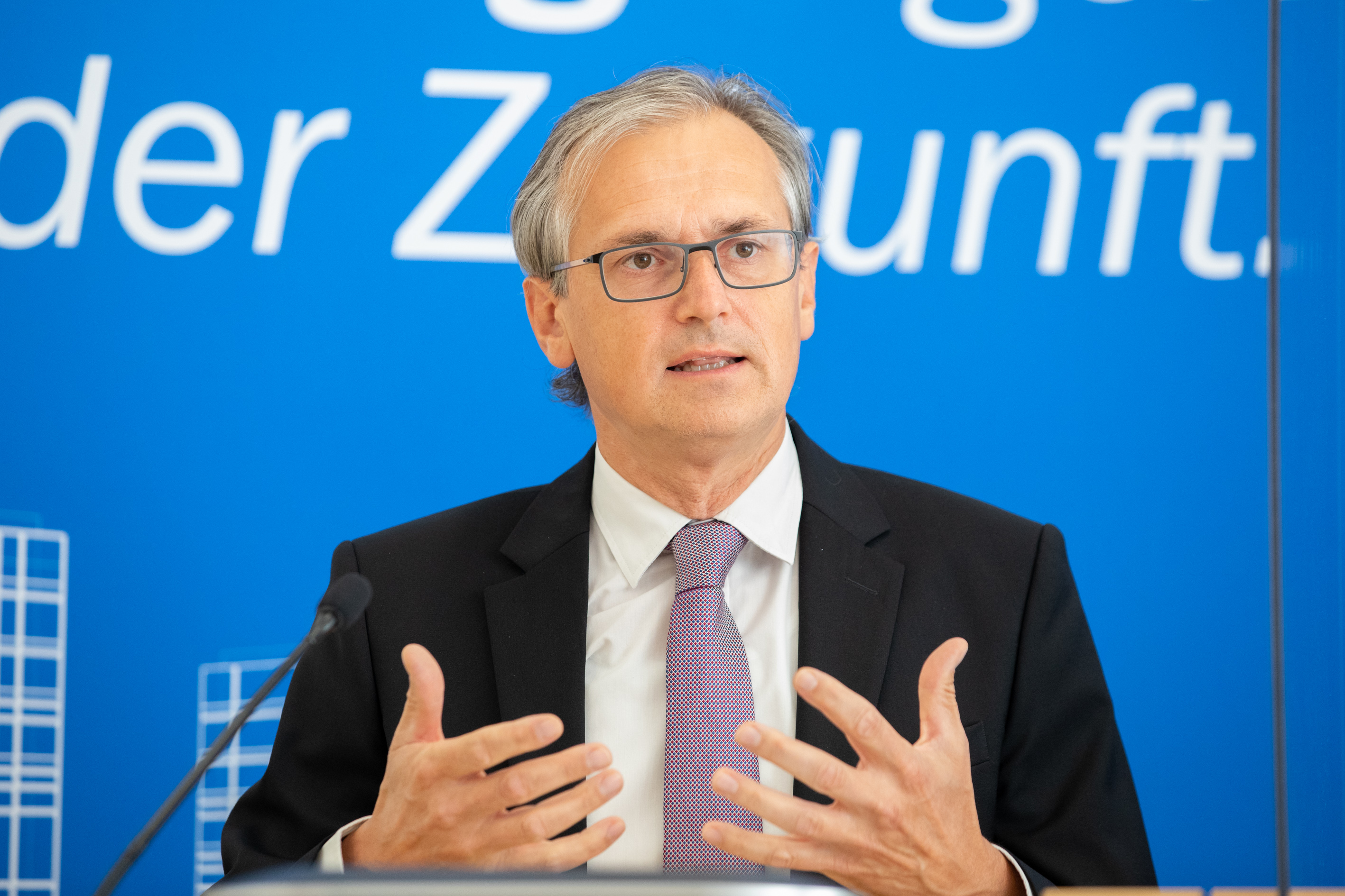 Dr. Wolfgang Urbantschitsch, LL.M., Vorstand E-Control 