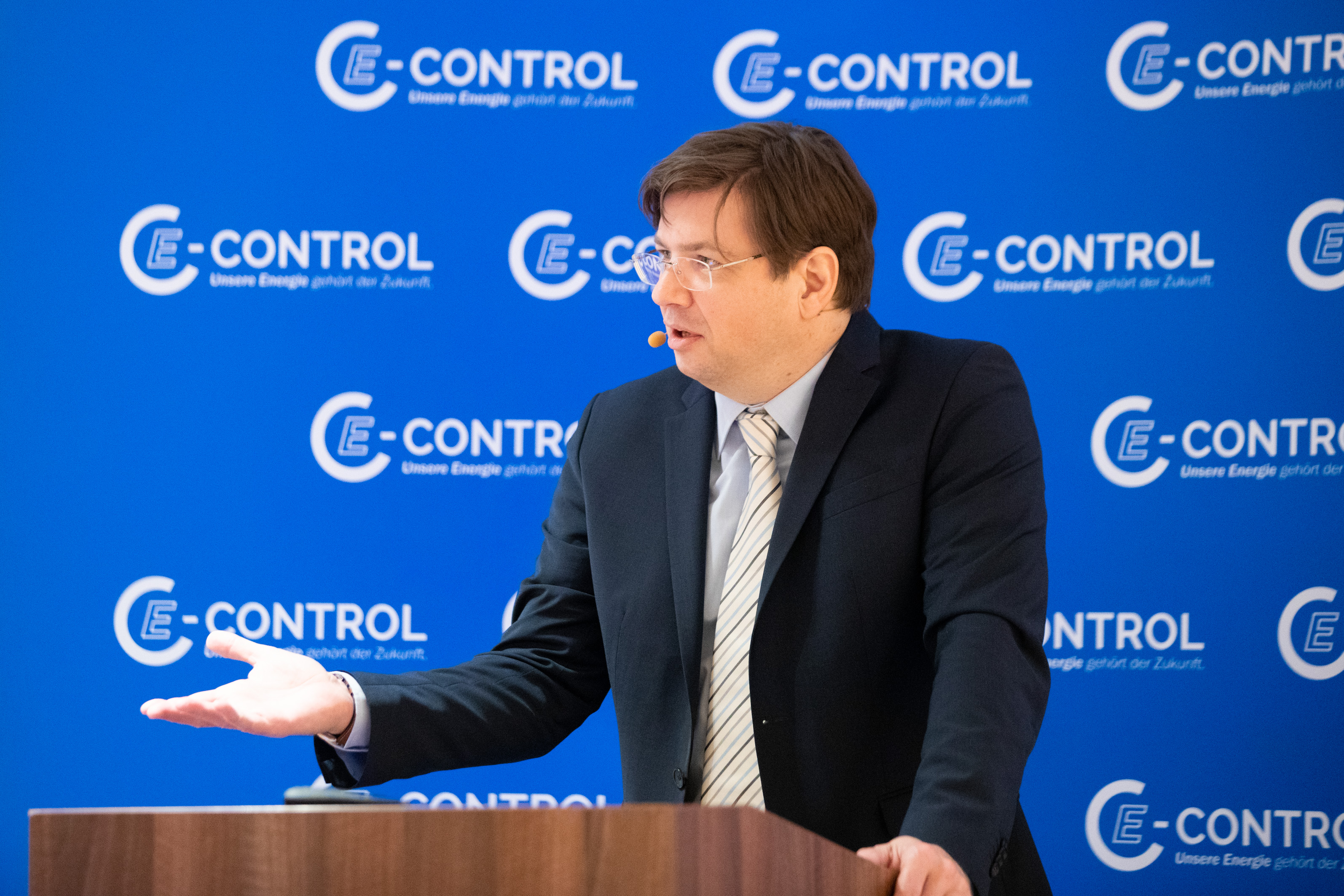 Moderator Martin Szelgrad